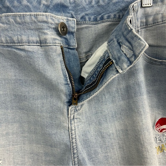 Disney Alice In Wonderland Embroidered Jean Shorts Size 18 - Picture 7 of 10